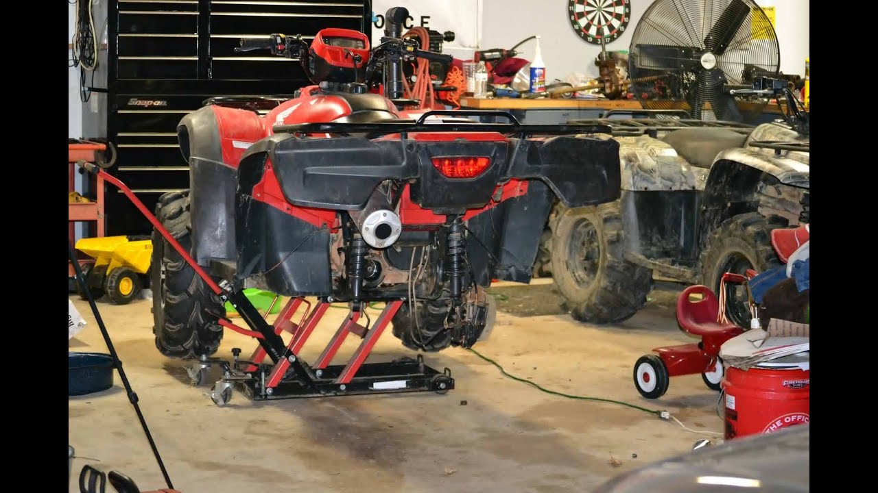HONDA FOREMAN 500 ATV REPAIR / FINAL DRIVE UNIVERSAL JOINT AND SWING ARM INSTALLATION / TECH TIPS