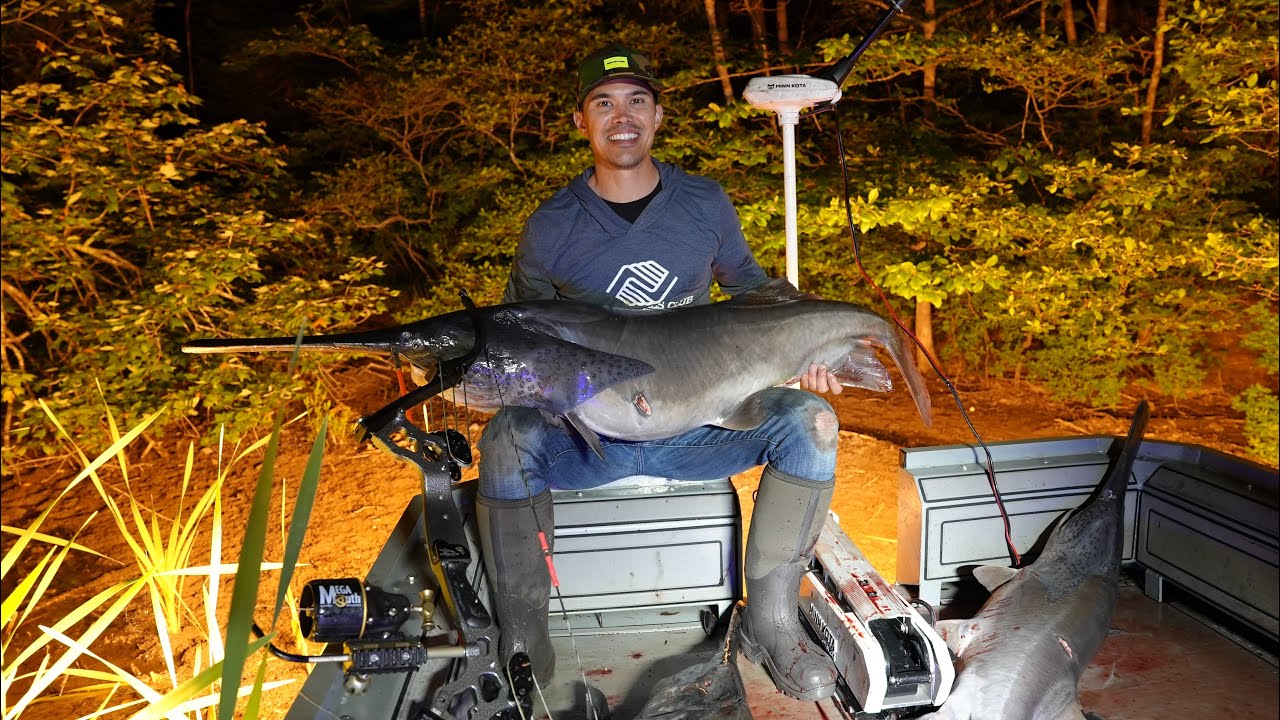 KENTUCKY BOW FISHING FOR PADDLEFISH!