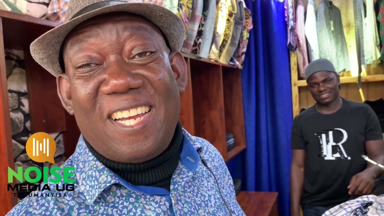 Eno embuzi ya Bajjo enjasamira naye bwenziramu okulabako eyiyo basime.