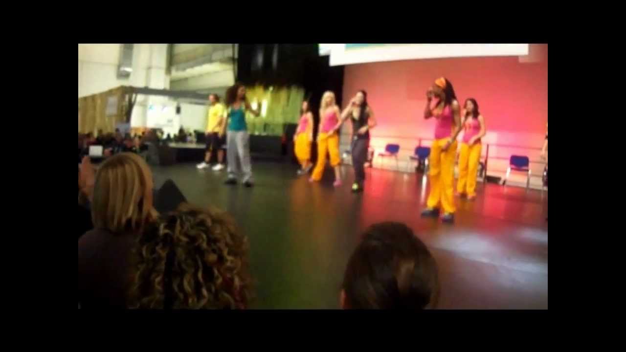 Zumba mit Tanya & Gina FIBO / Essen am 22.04.2012