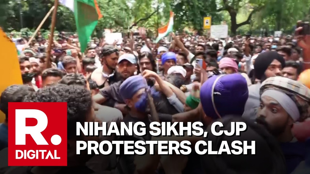 Clashes Between Nihangs And CJP Protesters At Jantar Mantar