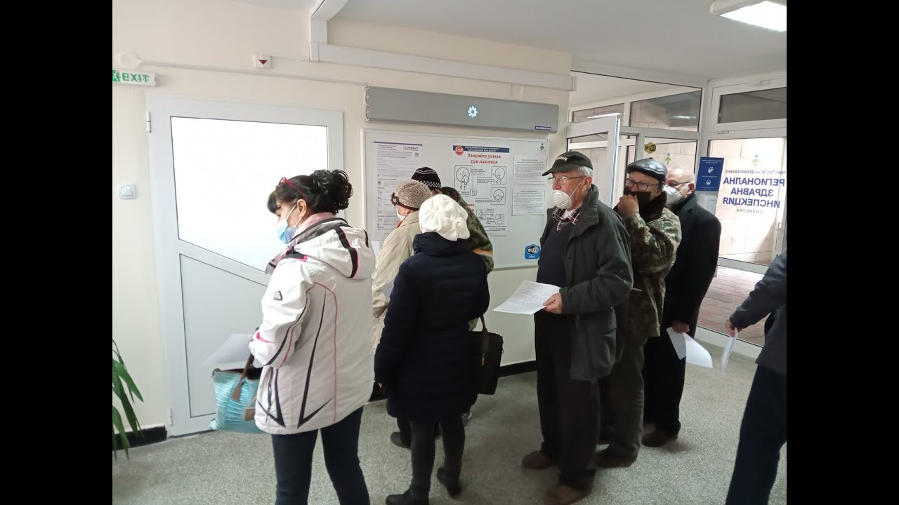 Опашка от желаещи да се имунизират срещу коронавируса имаше в Силистра