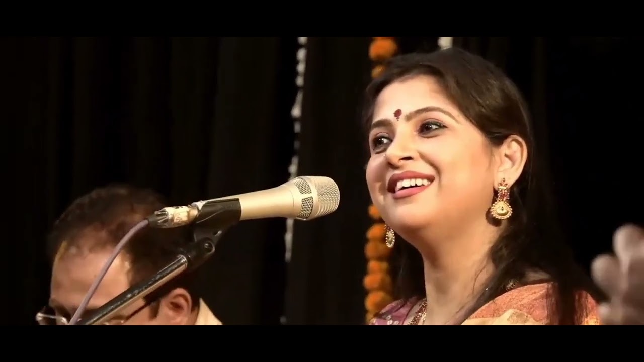 Rangi Sari Gulabi Chunariya | Pahadi | Vidushi Kaushiki Chakraborty | Bharat Bhawan #viral #thumri