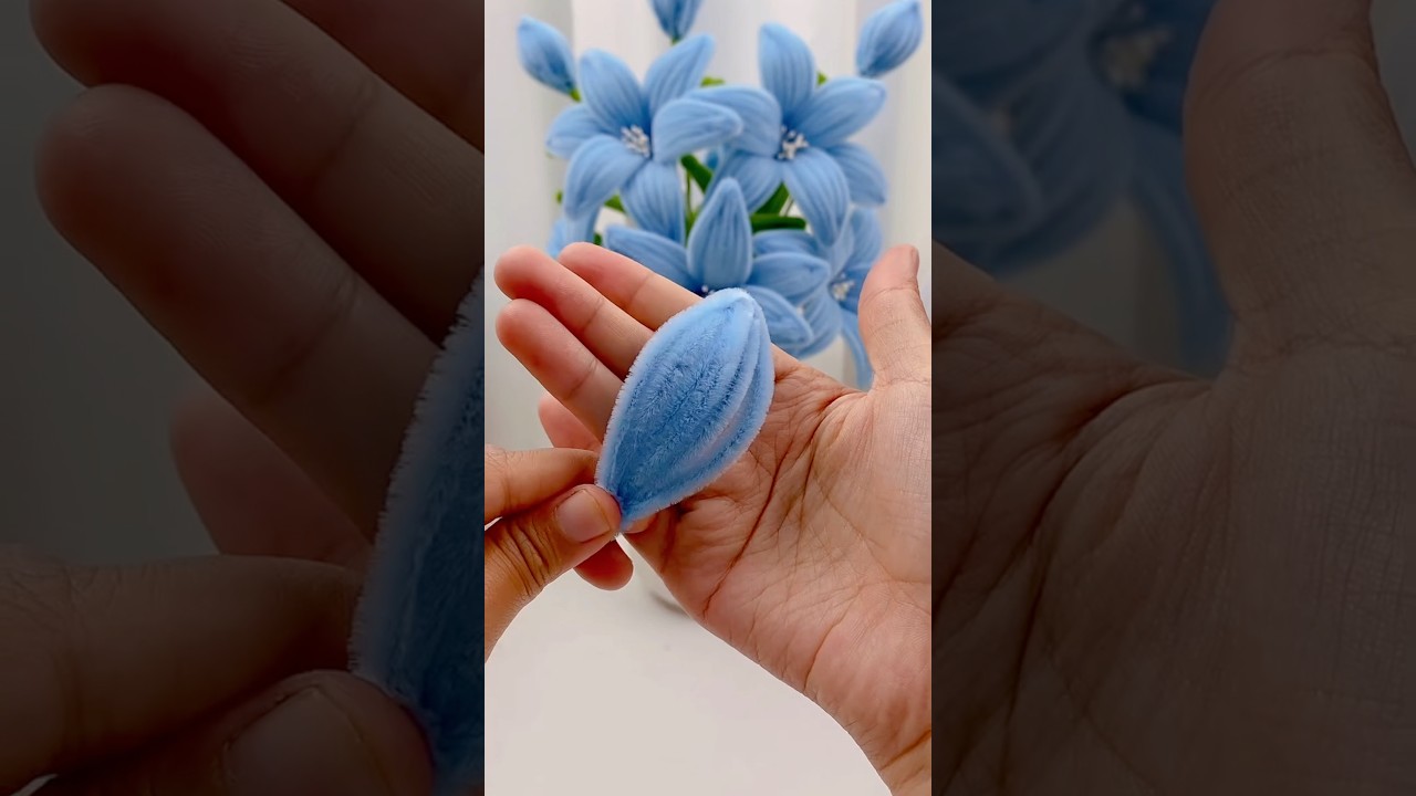 Handmade diy pipe cleaner lily flowers #diy #gift #diyflower #diycrafts #flowercraft #flower #craft