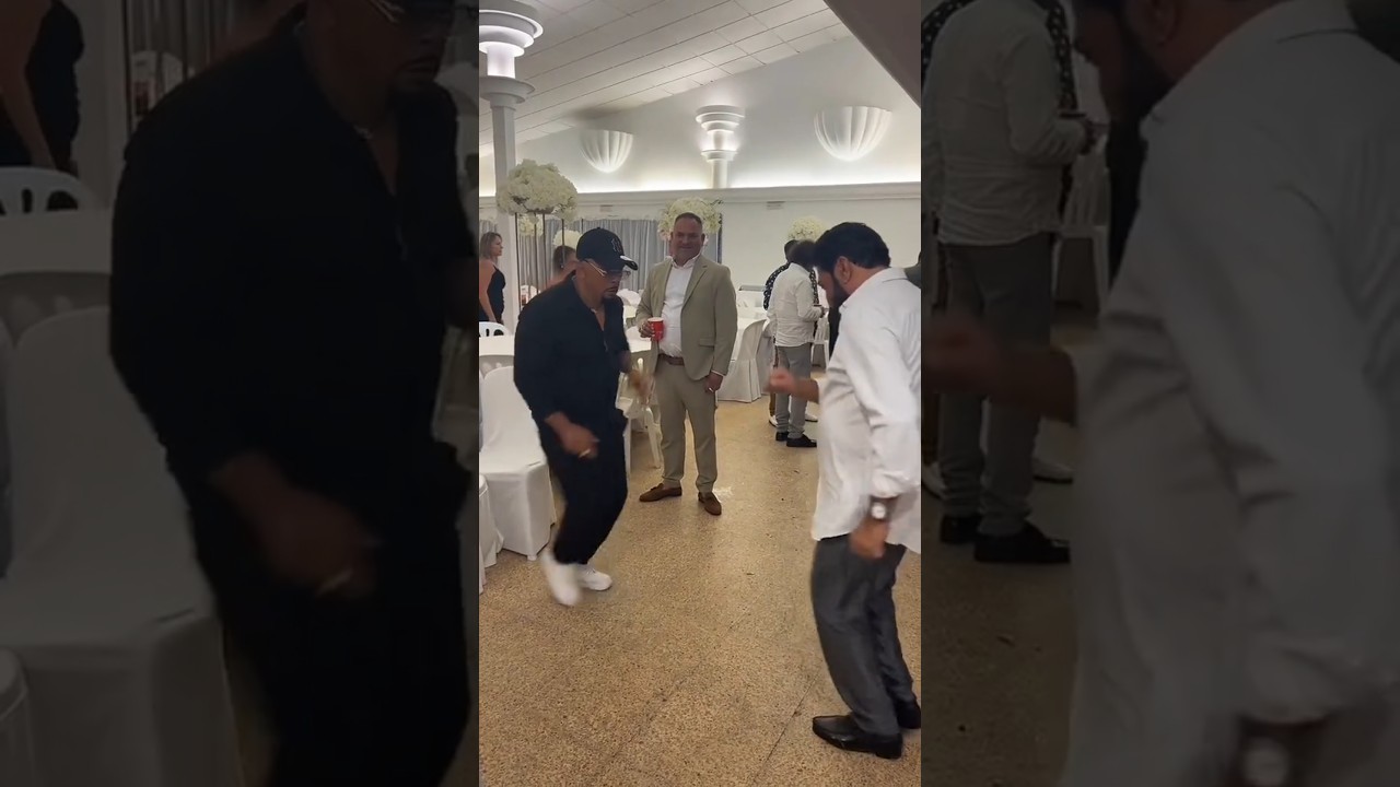GITANOS BAILANDO RUMBA IMPRESIONANTE EN LA FIESTA 🕺🕺💙❤️💚#gypsy #gitanos #rumba #fiestagitana #calo