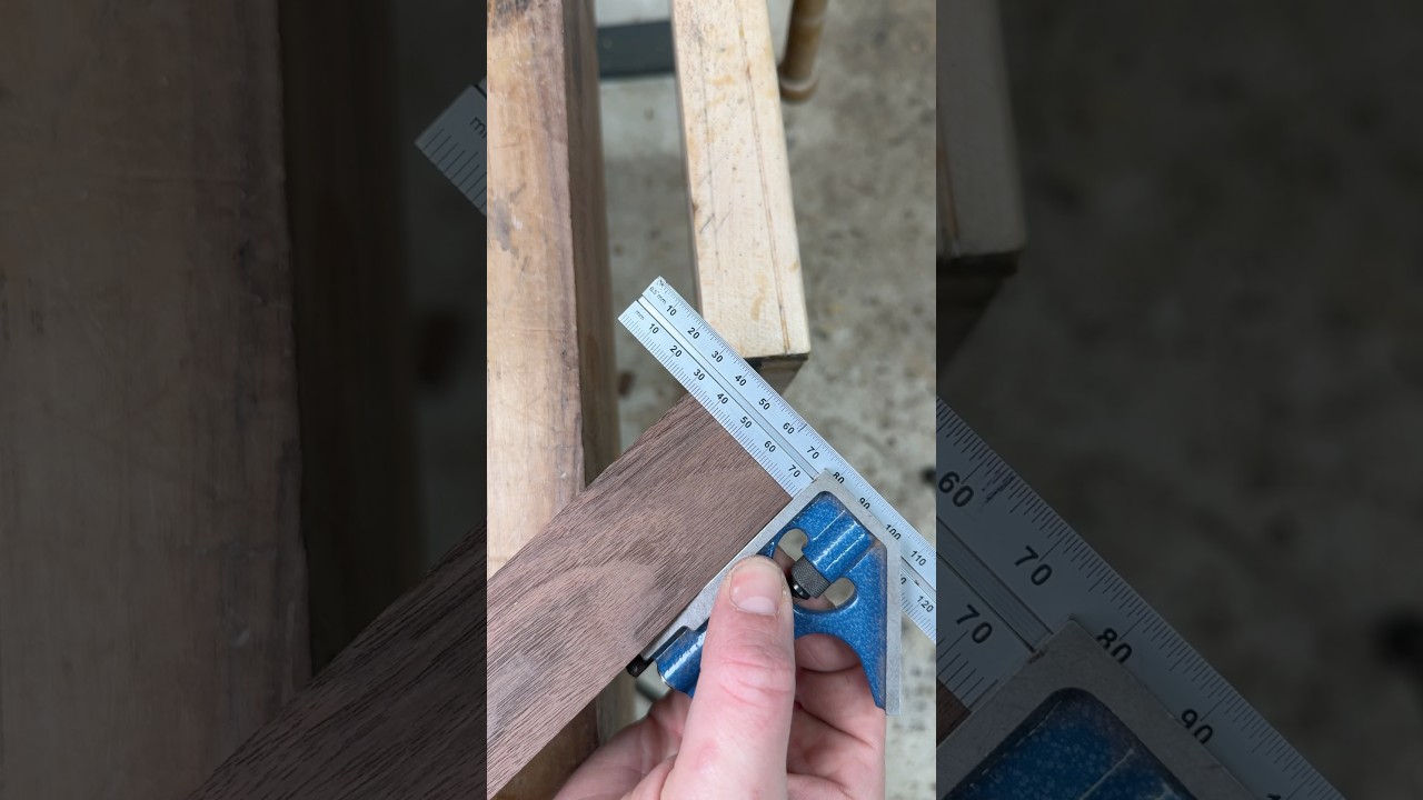 Cut tenons exactly 90 #furnituremaking #tools #woodworking #handy #jig #saw #handsaw #woodwork