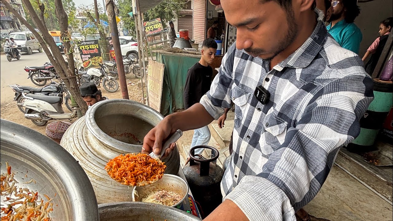 यहाँ मिलती है Chicken की हैदराबादी और मुरादाबादी बिरयानी एक साथ ! अल करीम सवीना उदयपुर !