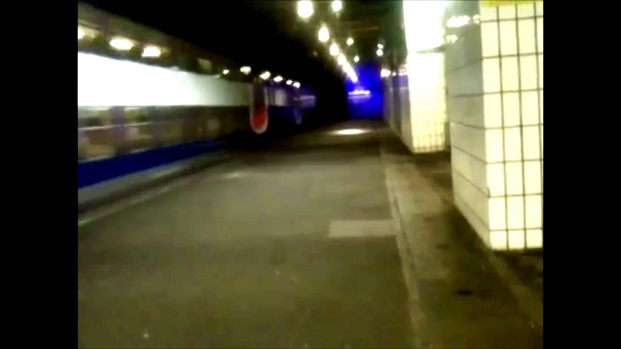 L'Arrivée d'un train en gare d'Evry-Courcouronnes