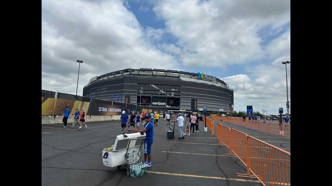 FINAL MUNDIAL DE CLUBES CHELSEA VS PSG Walk in to stadium