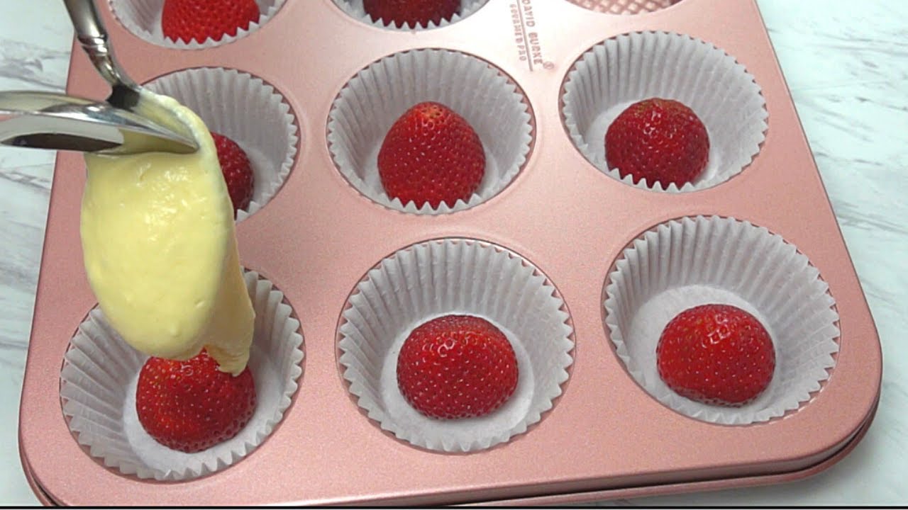 Кексы с клубникой - просто и вкусно за несколько минут! 🍓🍰