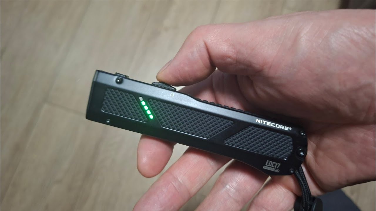 Новинка 2025 - Ручний ліхтар Nitecore EDC17 із білим та ультрафіолетовим світлом та зеленим лазером