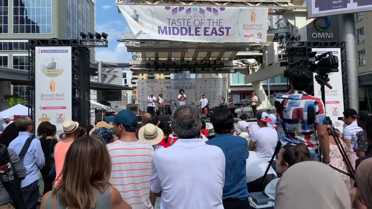 الفنان احمد مونيكا ووصلة غنائية جميلة