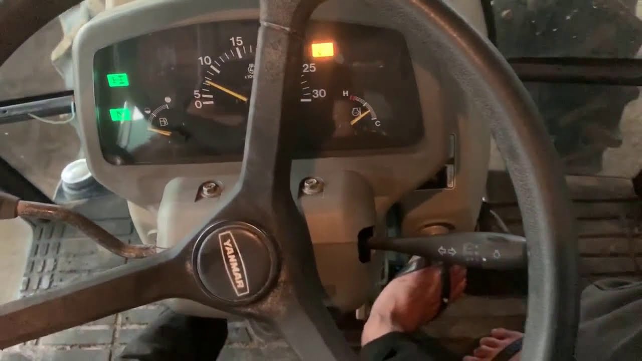 Cùng đánh giá chi tiết em máy bãi Us 545 Tractor Japan