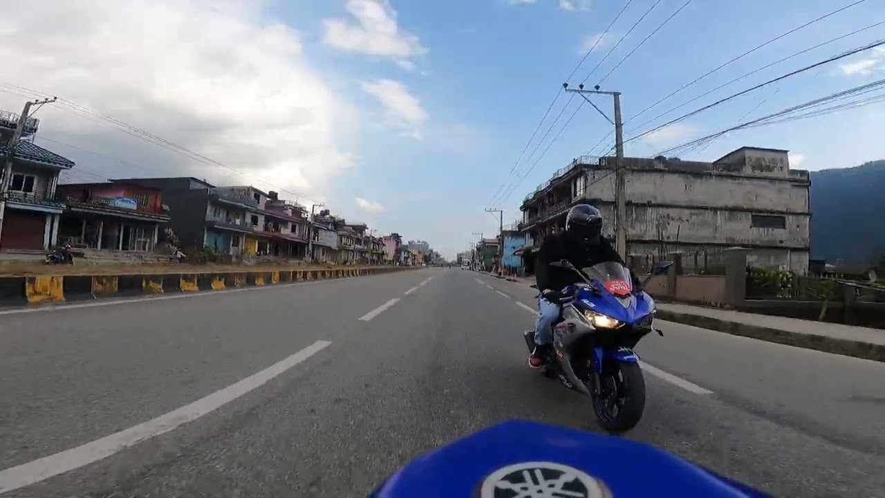 YAMAHA R6 CHALAUNU KO MAZZA NAI XUTTAI 😱 MRB Vlogs R3 ma Chasing Gardai R6 Lai 