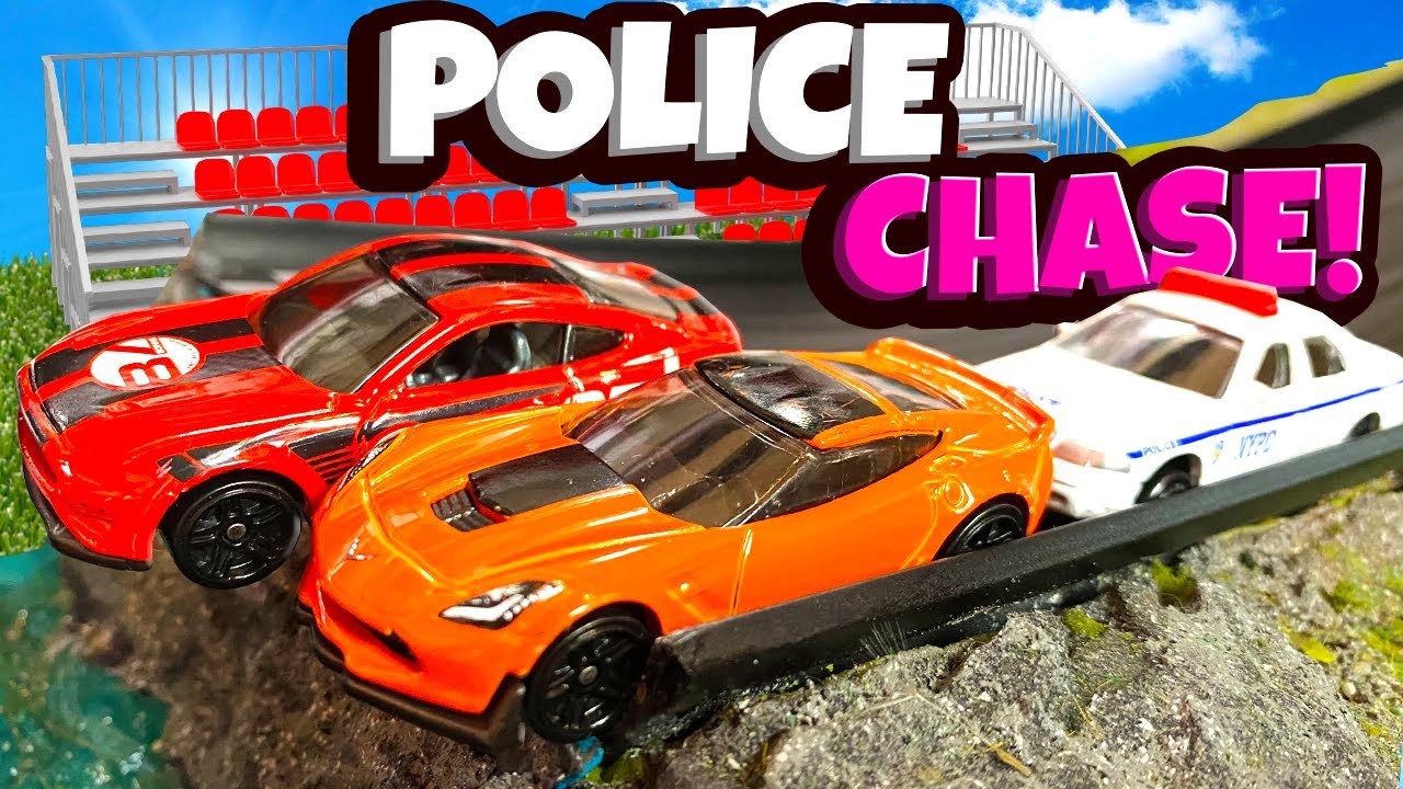 Копы против грабителей! Полицейская погоня на быстрых литых машинах! (CRL Diecast Racing)