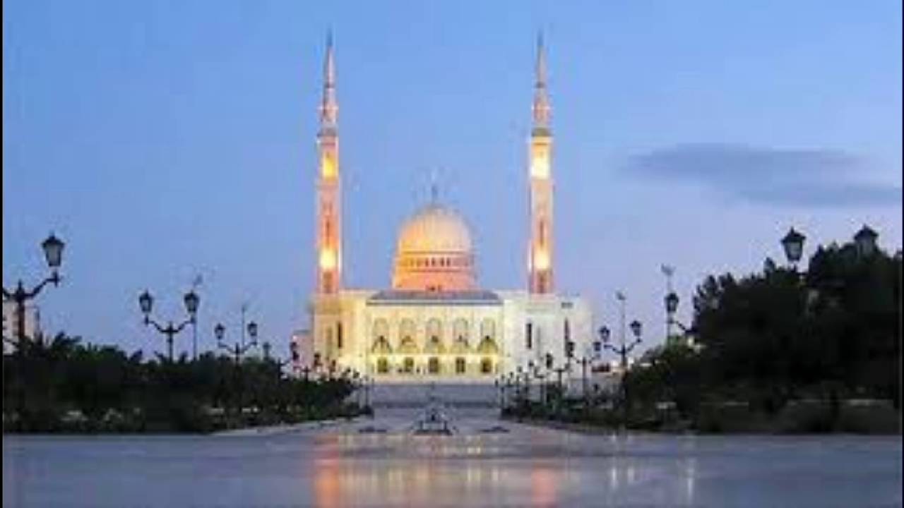 الشيخ الألباني وسلسلة دروس (الدرس 28:التشبه بالمترفين وخروج اليهود ونزول عيسى عليه السلام)