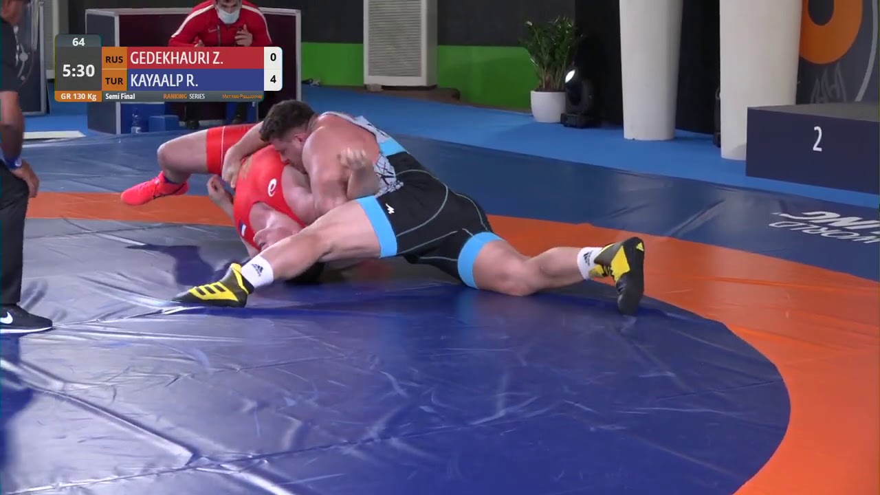 1/2 GR - 130 kg: Z. GEDEKHAURI (RUS) v. R. KAYAALP (TUR)