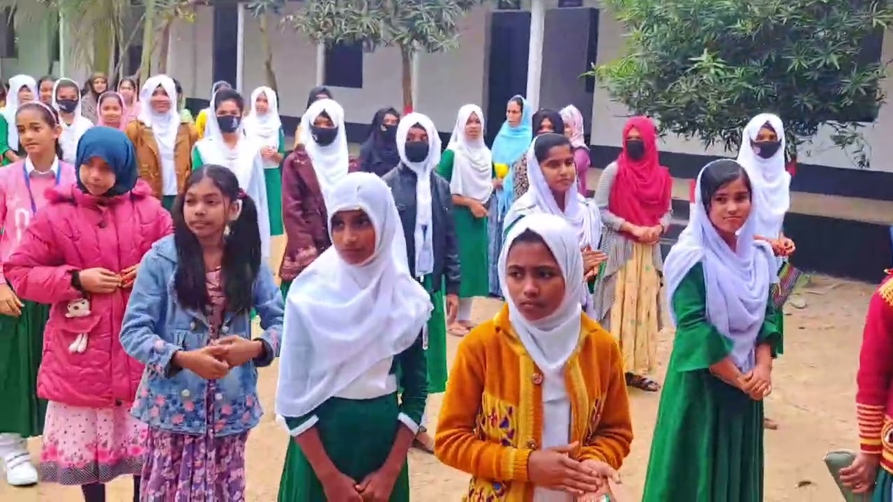 বই বিতরণ মহোৎসবের মাধ্যমে শুরু হলো খিদিরপুর মডেল একাডেমীর ২০২৪ সালের পথচলা😍