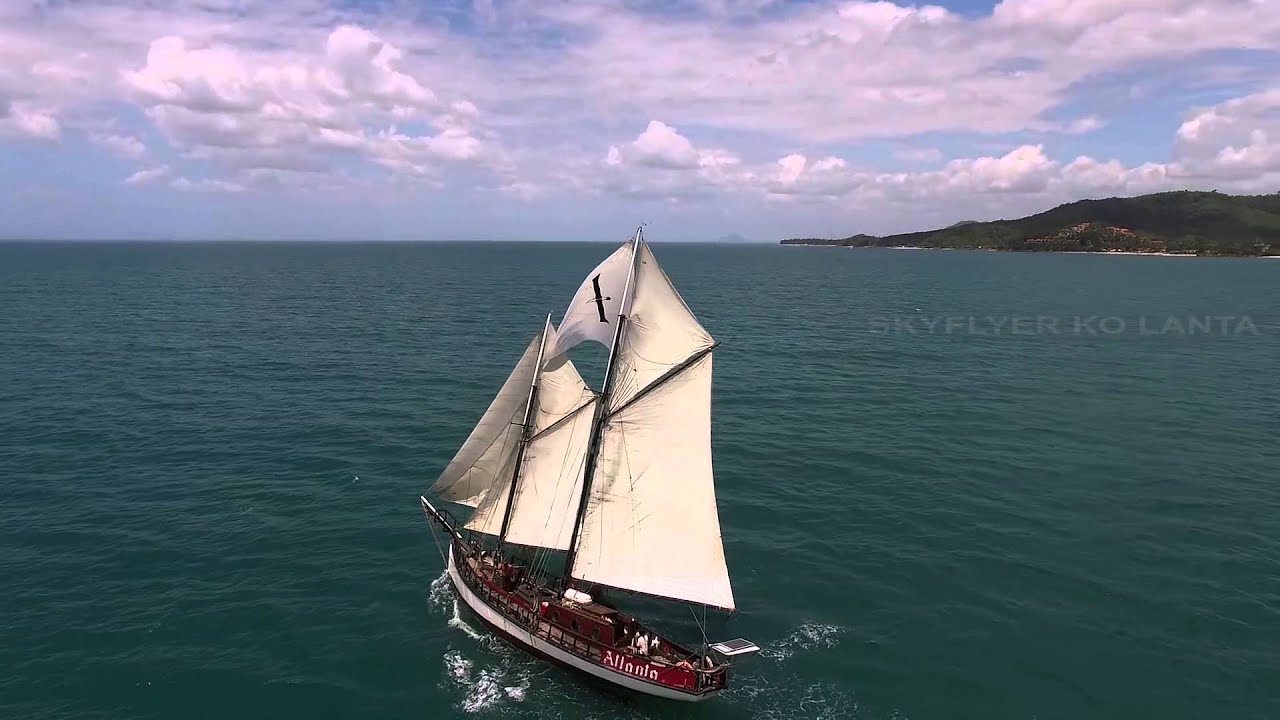 Classic Topsail Schooner 