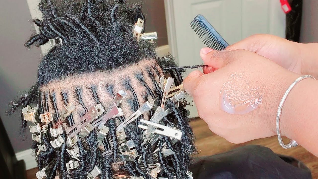 HOW TO START LOCS WITH COIL COMB TWISTS | HOW TO RETWIST LOCS WITH A COMB |STARTER  LOC MAINTENANCE