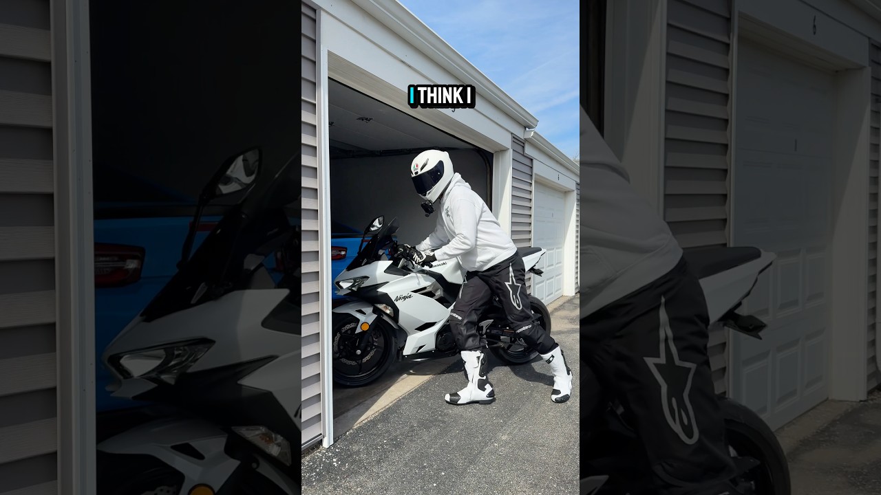 Убегаете от полиции? #ninja400 #мотоцикл #спортивныйбайк #байк #байкток #начинающий #шорты