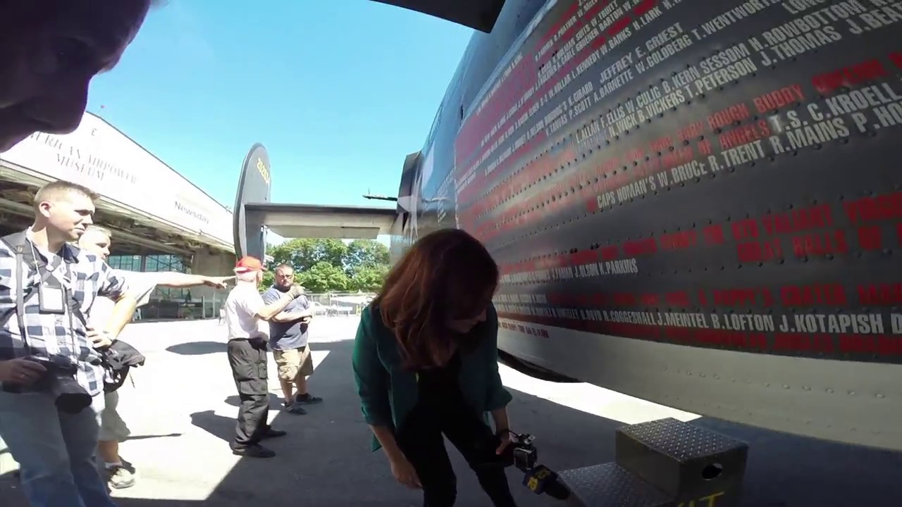 News 12 Long Island's Eileen Lehpamer : Flight on WWII B-24 Liberator