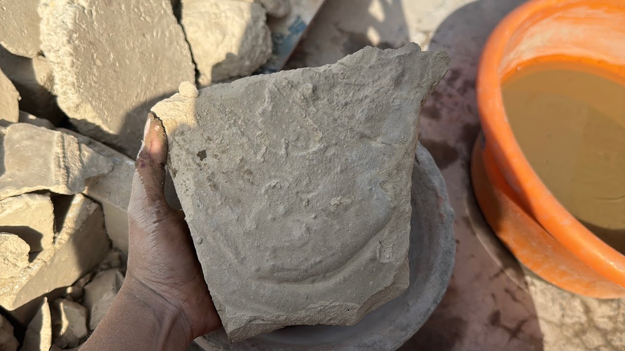 New crumbling vlog with mazydar wali crumbling k satg barish hot krny ka gi 🥶ocean sand ki crumb...