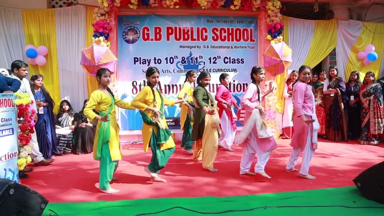 Rocking performance by 7 class girls on punjabi song