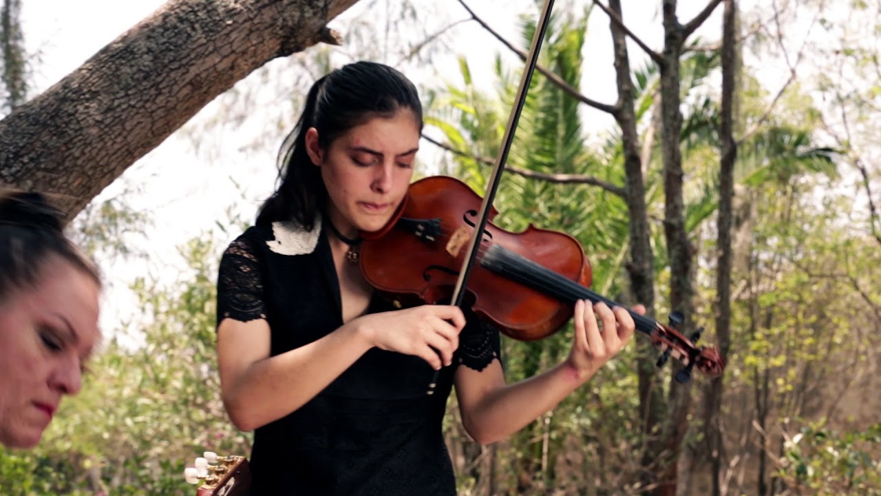 Una flor en la laguna - Julio Cesar Oliva (Nadia Borislova, Yaroslava Contreras)