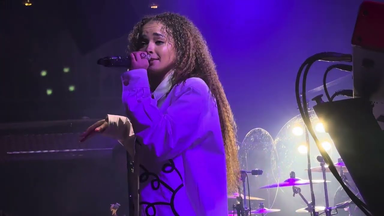Ella Eyre-Hell No (New song) @ Jazz Cafe, 28th November 2023