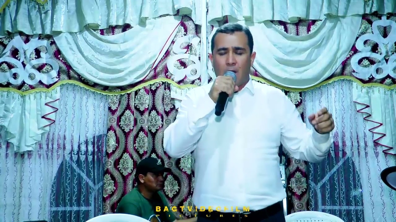 Owez Amanow Turkmen halk aydymy