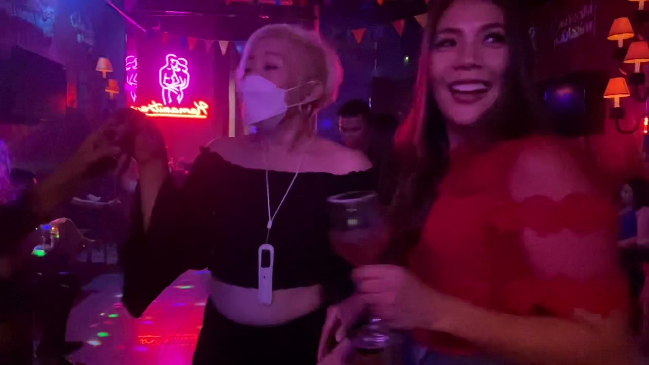 Social Dancing in Makati, Philippines 