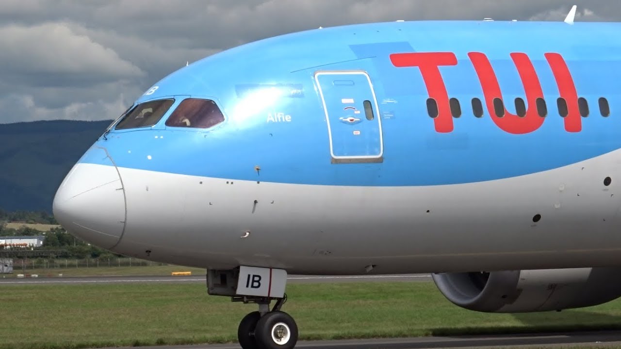 ✈ TUI 787-8 Dreamliner G-TUIB Take off from Glasgow Airport!