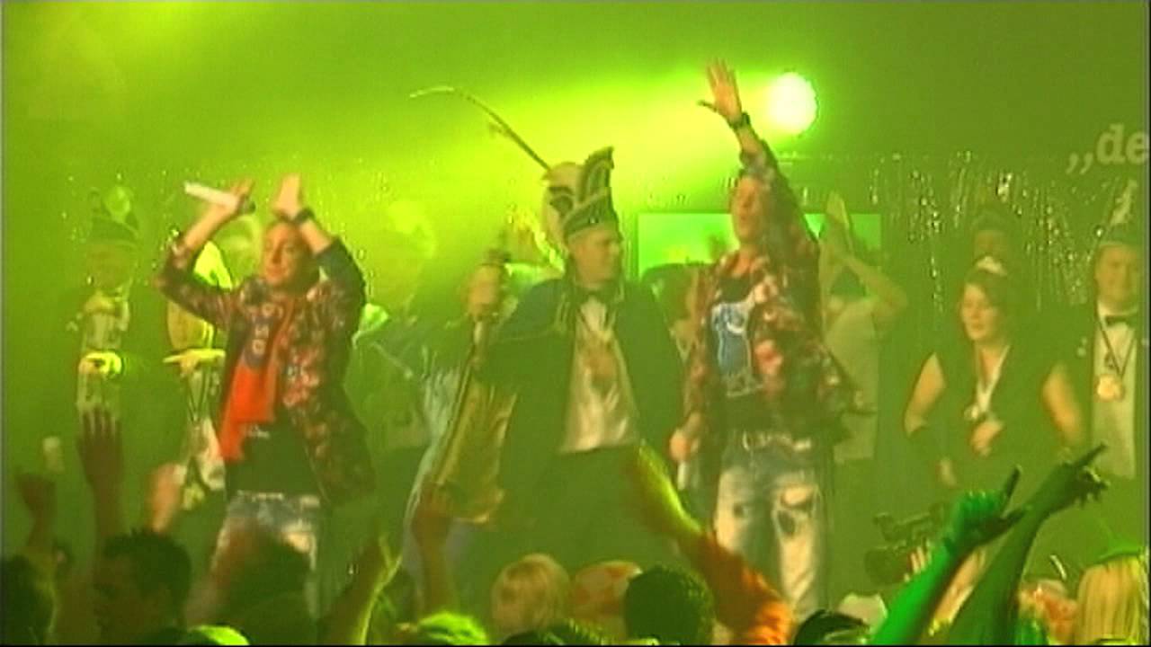 gebroeders ko ik heb een boot  carnaval vaassen 2013