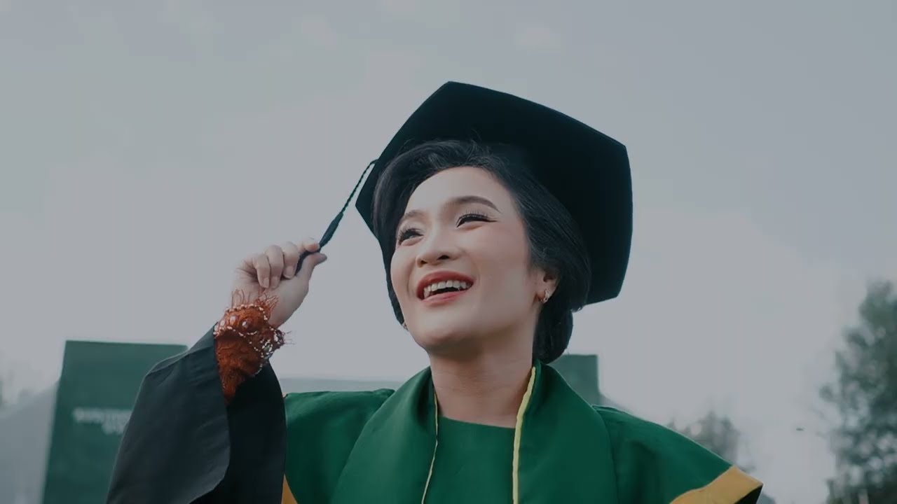 Ibadah ucapan syukur atas karunia Tuhan di hari Wisuda 