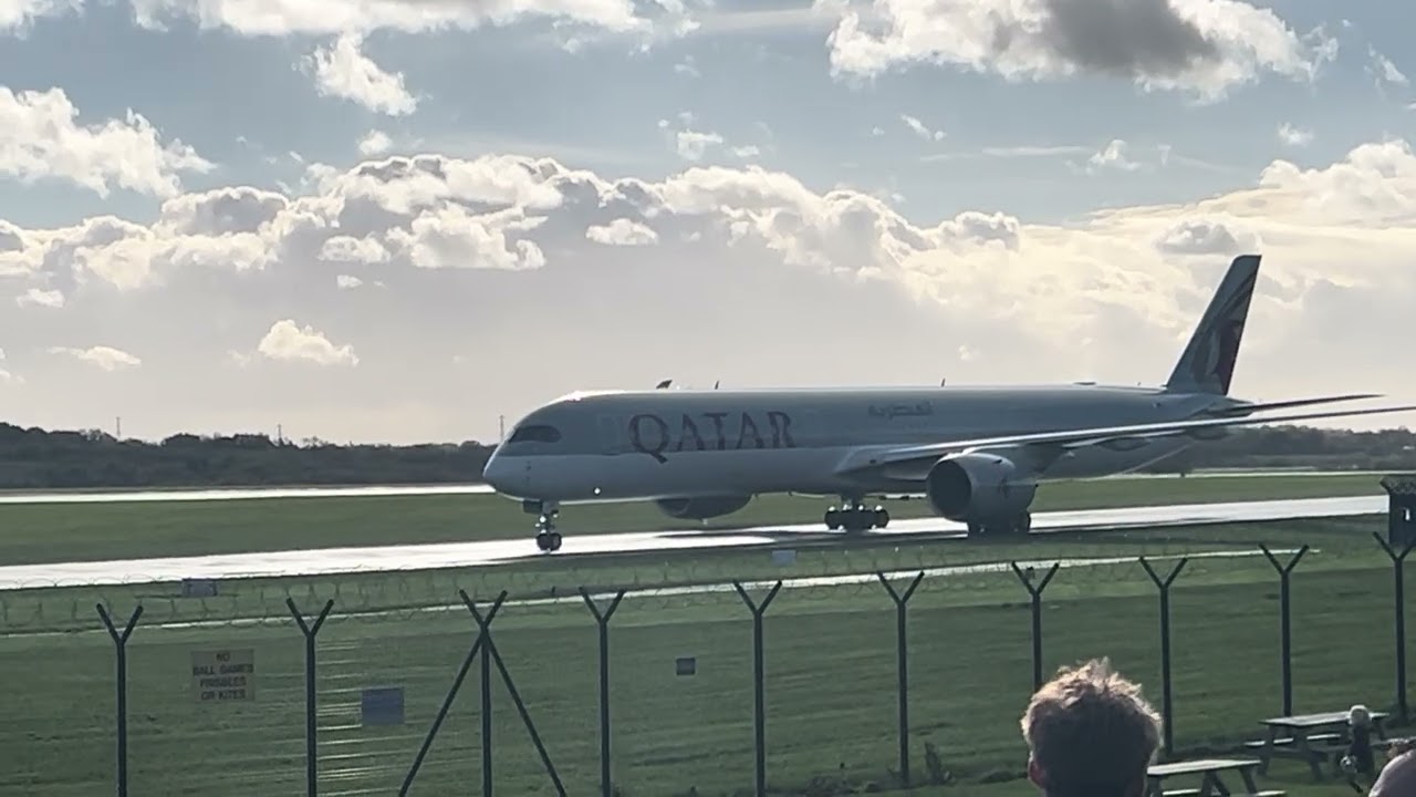 Qatar Airways Airbus A350 at Manchester MAN