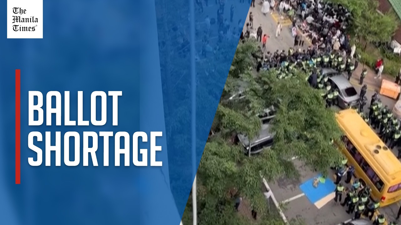 Видеозаписи очевидцев показывают протесты в Сеуле после того, как нехватка избирательных бюллетен...