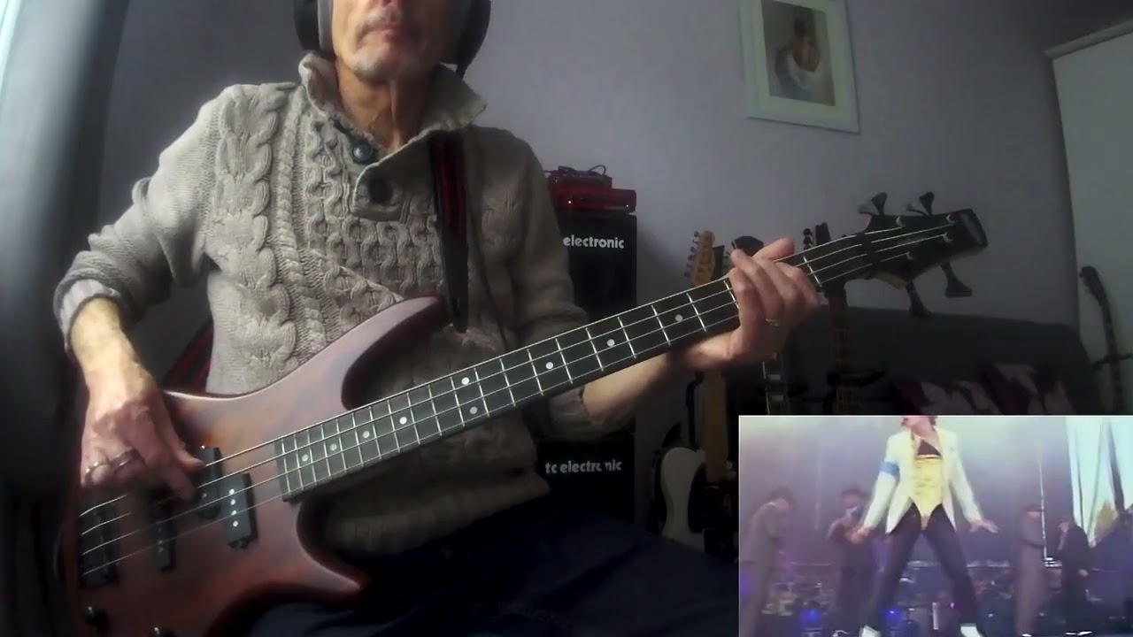 MICHAEL JACKSON ** Smooth Criminal ** ( Bass Cover )