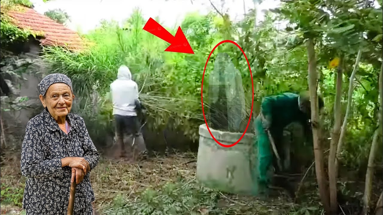 Time-Lapse: Old Woman Meets a Crying Female Ghost Inside an Abandoned Ancient Well! 👻🏚️