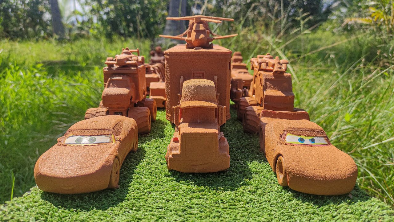 Clean up a lot of Disney cars & muddy toy car convoys