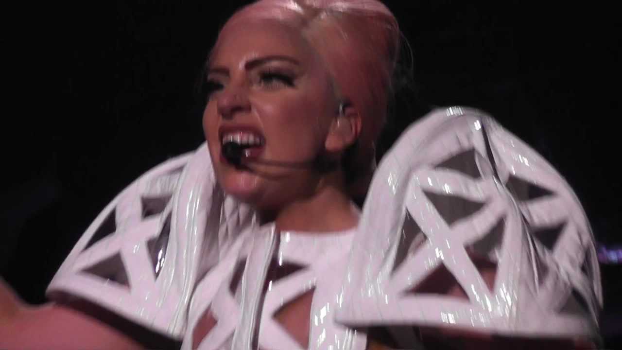 Lady Gaga - Bad romance - Live in St.Petersburg, Russia (09.12.12) HD