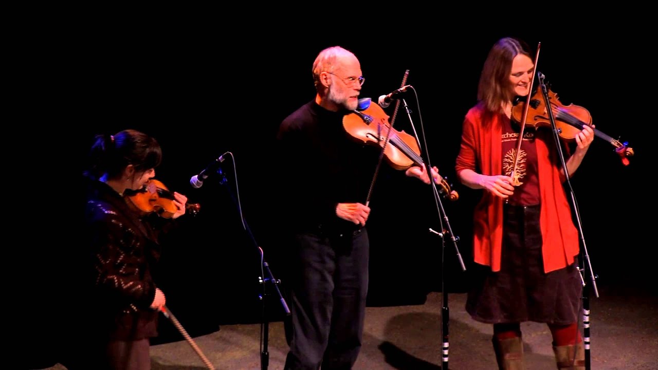 David Kaynor with Lissa Schneckenburger and Becky Tracy playing Money Musk