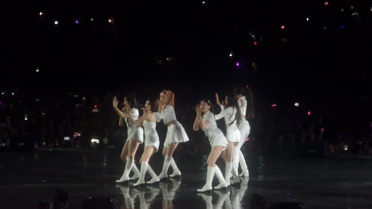 IVE - LOVE DIVE, Paris 08.04.2023, La Défense Arena , Music Bank
