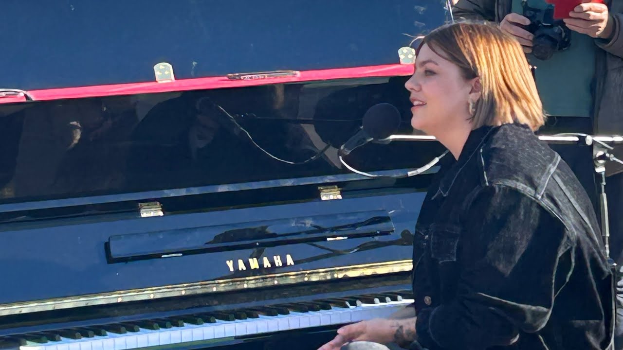 La fille - Louane (Cannes - 18.11.22)