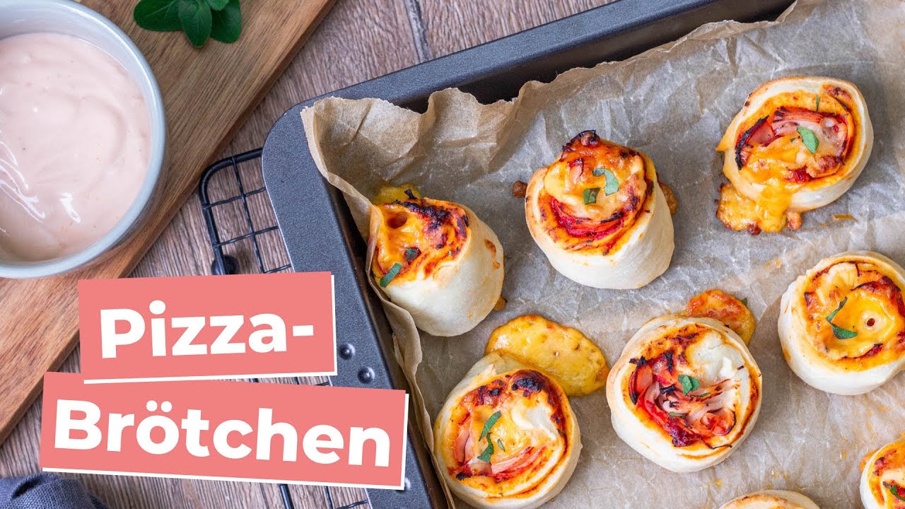 Pizzabrötchen selber machen | SCHNELLSTER Teig (ohne Hefe) Rezept! 😍