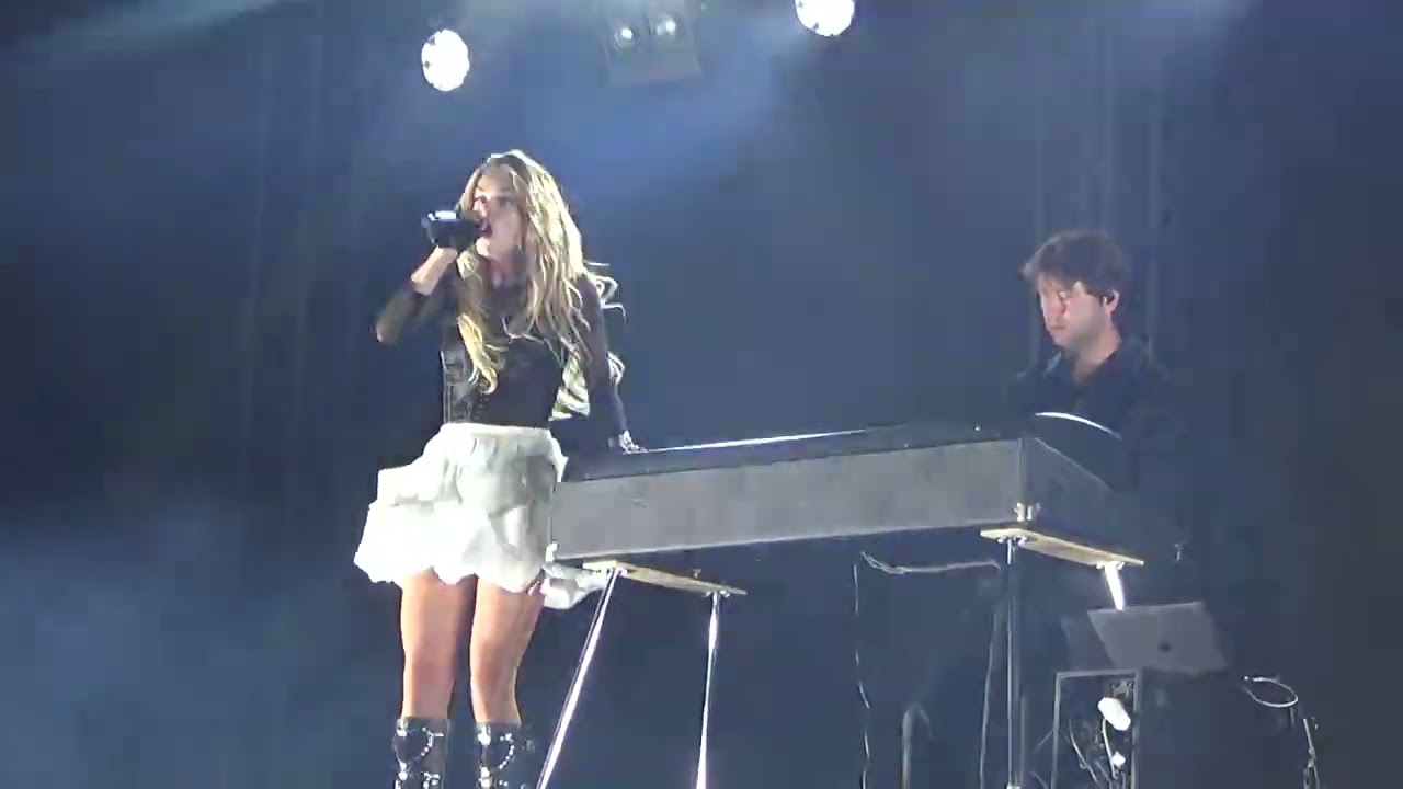 Davina Michelle live at More Live Festival June28, 025 Film Maggie Oliva
