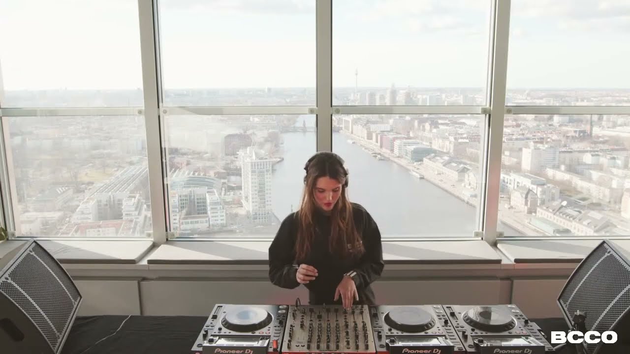Elli Acula / BCCO Tower Invites #1
