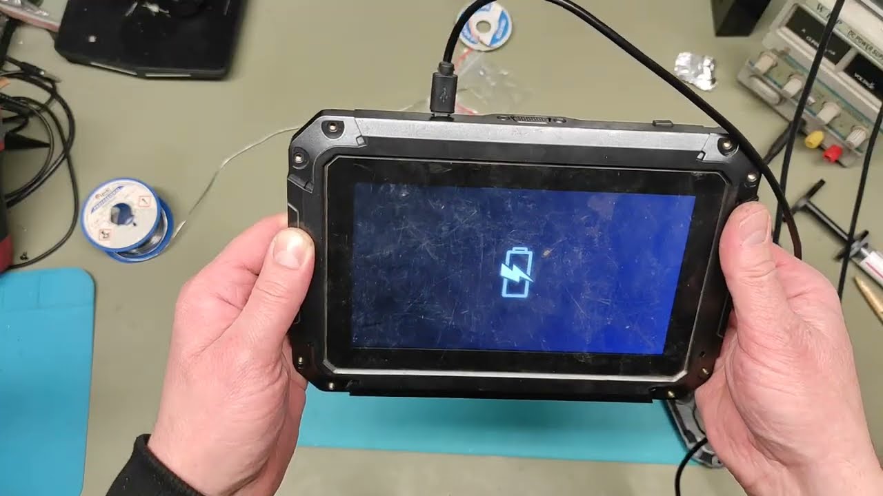 Tablet diagnostyczny Xtool - naprawa.