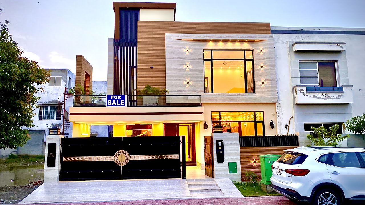 Mian Boulevard Eye Catching 10 Marla Luxury House in Bahria Town Lahore | House for Sale