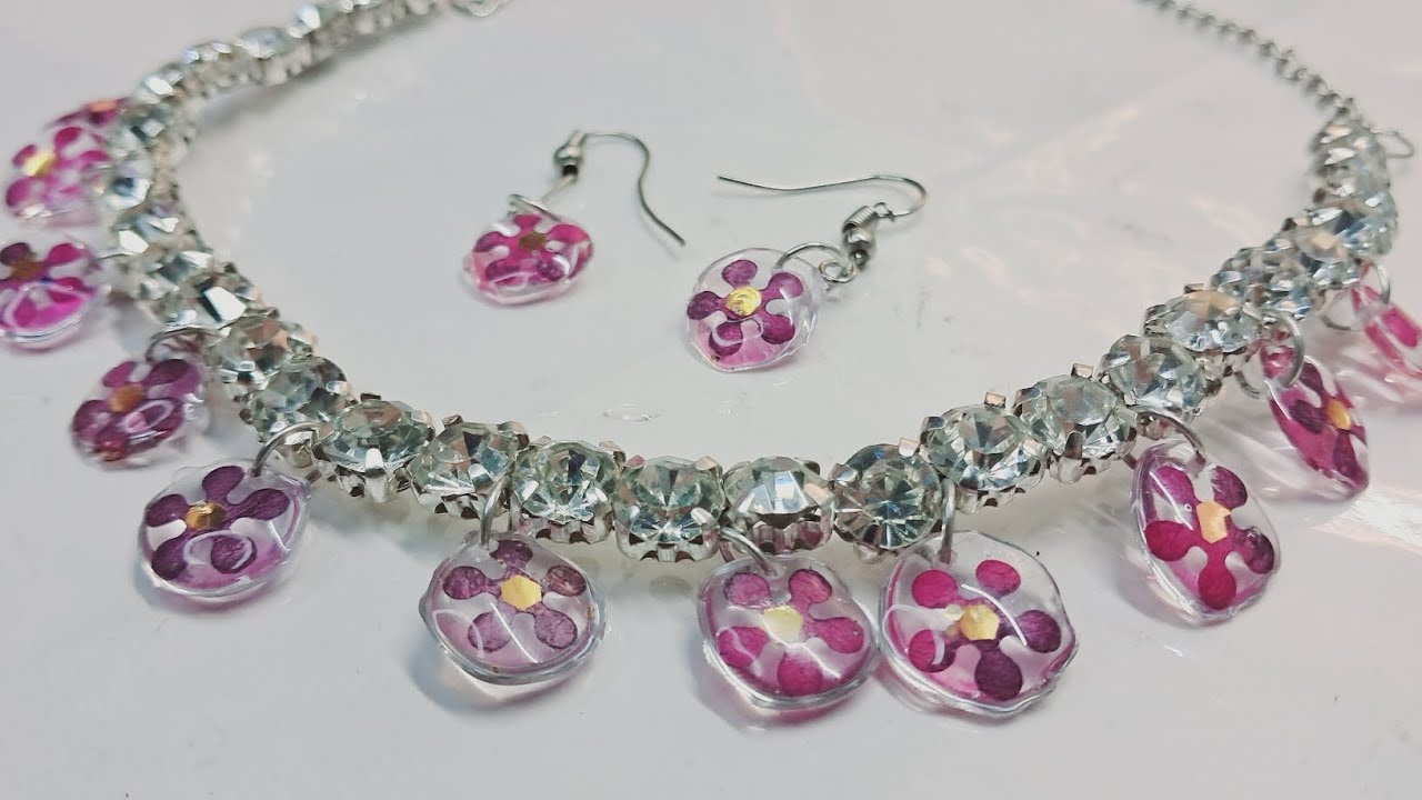 🥀Rosepetals Necklace ⚘️❤️Uvresinjewellerydesign #customizablegiftideas #RosepetalMiniFlowersNacklace